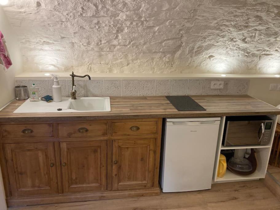 Les Matelles : Charmant Logement En Pierres Esterno foto
